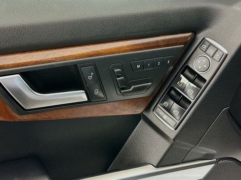 Used 2013 Mercedes-Benz GLK 350 4MATIC image 15