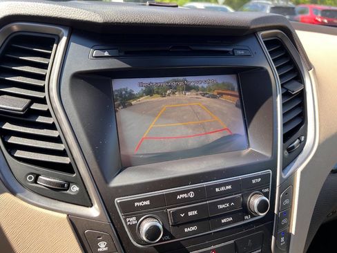 Used 2017 Hyundai Santa Fe SE AWD/4WD image 17
