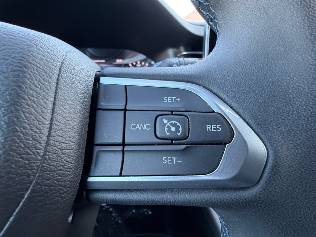 Used 2022 Jeep Compass Latitude FWD image 24