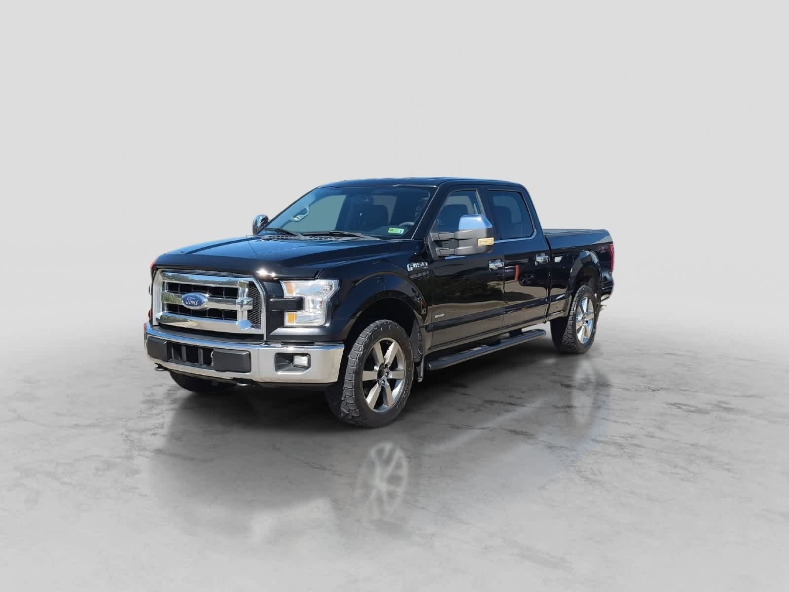Used 2017 Ford F150 XLT w/ Trailer Tow Package AWD/4WD image 4