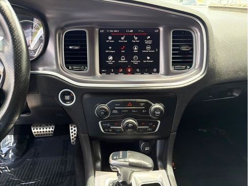 Used 2019 Dodge Charger Scat Pack RWD image 9