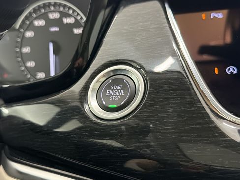 Used 2023 Cadillac XT6 Premium Luxury FWD image 17