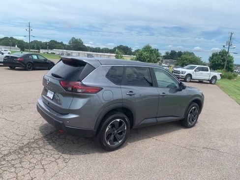Used 2025 Nissan Rogue SV AWD/4WD image 7
