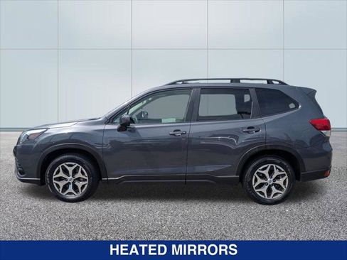 Used 2022 Subaru Forester Premium AWD/4WD image 2