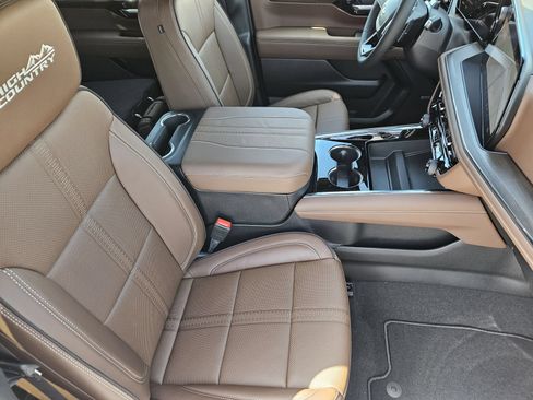New 2026 Chevrolet Tahoe High Country AWD/4WD image 15