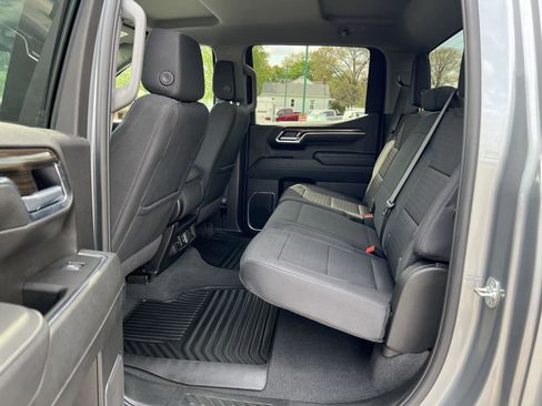 Used 2025 Chevrolet Silverado 1500 LT RWD image 39