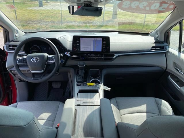 Certified 2024 Toyota Sienna Limited AWD/4WD image 13