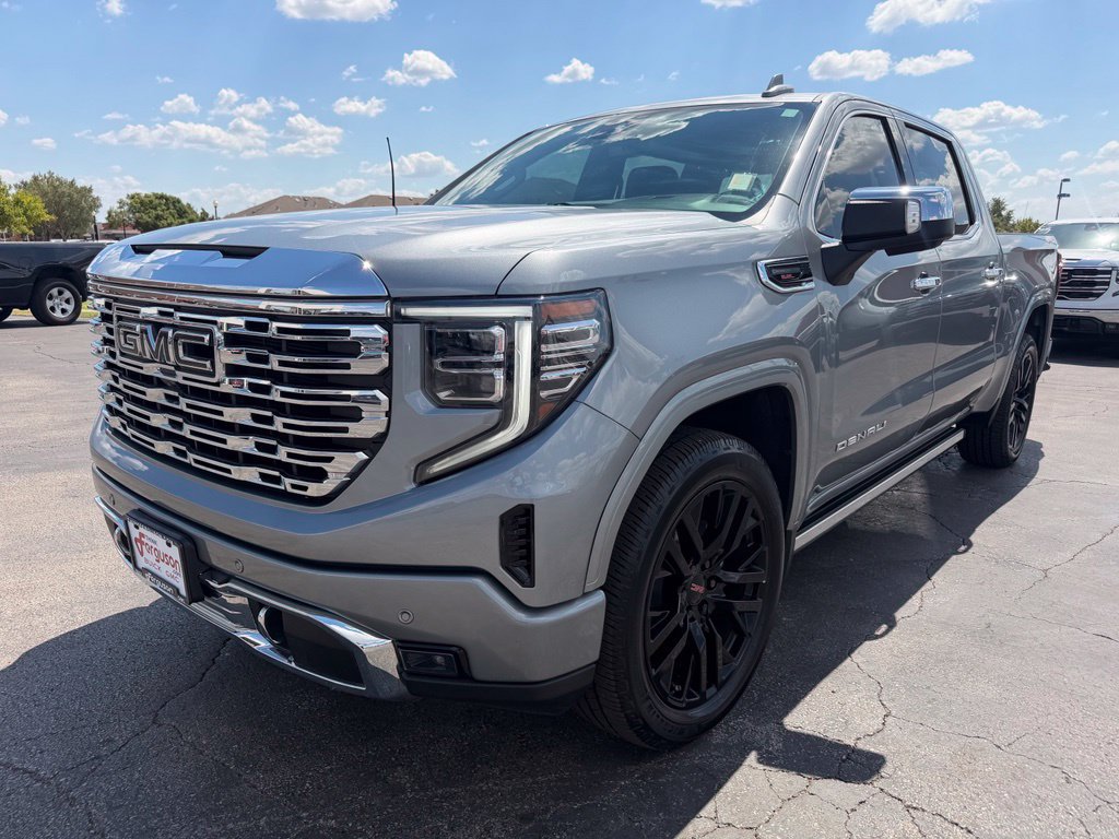 Used 2023 GMC Sierra 1500 Denali w/ Denali Carbonpro Edition AWD/4WD image 10