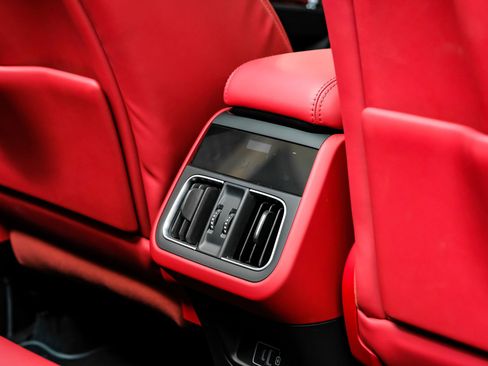 Used 2023 Maserati Grecale Modena image 40