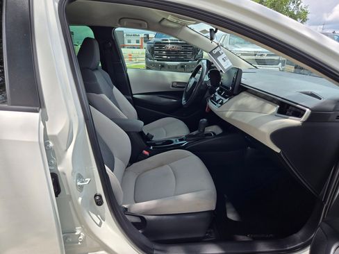 Used 2022 Toyota Corolla LE FWD image 23