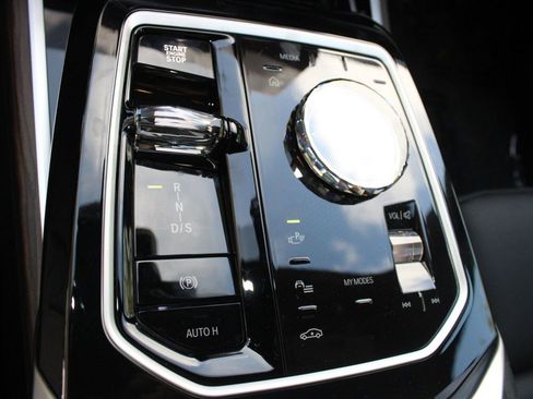 New 2026 BMW 750e xDrive AWD/4WD image 26