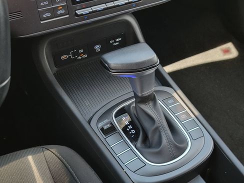 Used 2025 Hyundai Kona SEL FWD image 21
