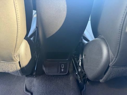 Used 2025 Buick Encore GX Preferred AWD/4WD image 15