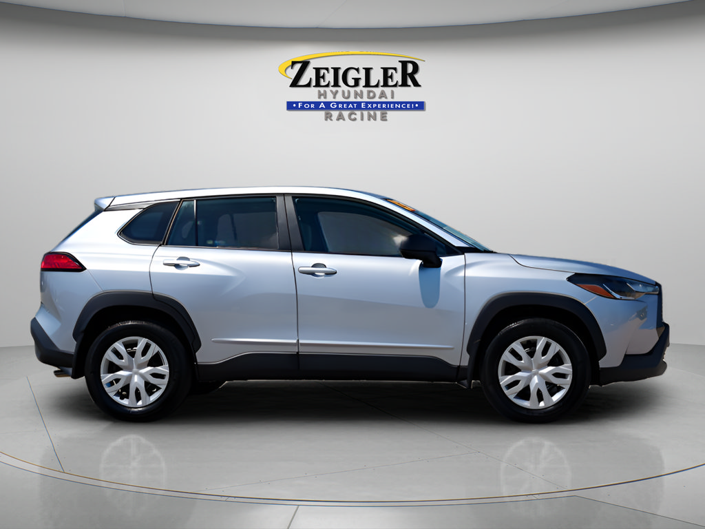 Used 2023 Toyota Corolla Cross L AWD/4WD image 8