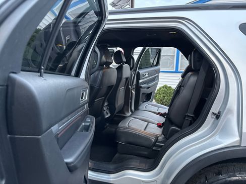 Used 2017 Ford Explorer Sport image 17