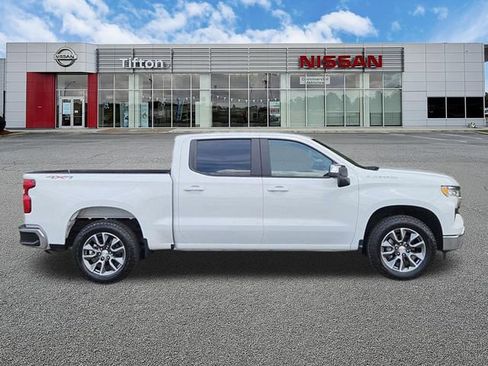 Used 2024 Chevrolet Silverado 1500 LT AWD/4WD image 3