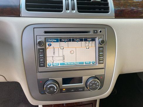 Used 2011 Buick Lucerne Super FWD image 15