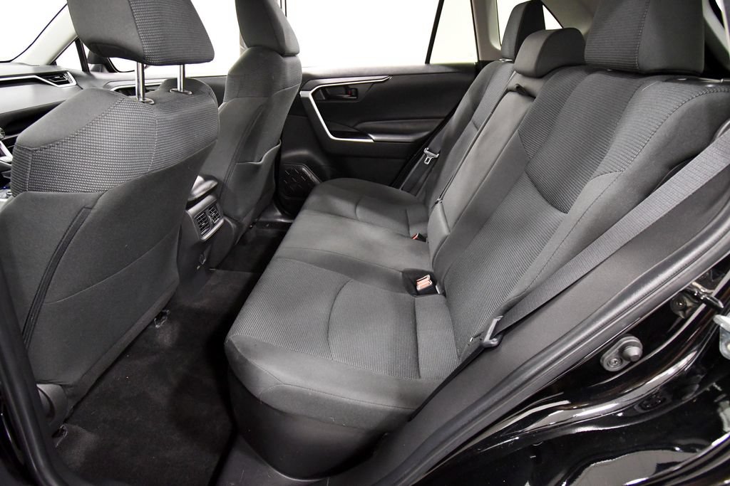 Used 2022 Toyota RAV4 LE AWD/4WD image 15