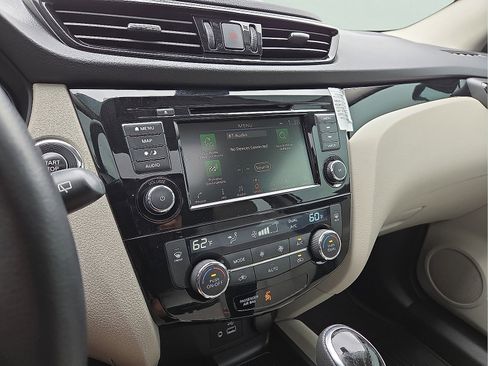 Used 2022 Nissan Rogue Sport SL w/ Premium Package image 16