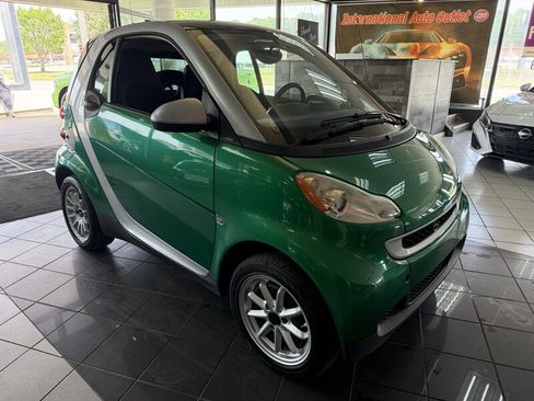 Used 2011 smart fortwo pure RWD image 4