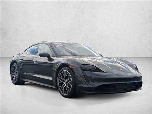 Used 2023 Porsche Taycan image 7