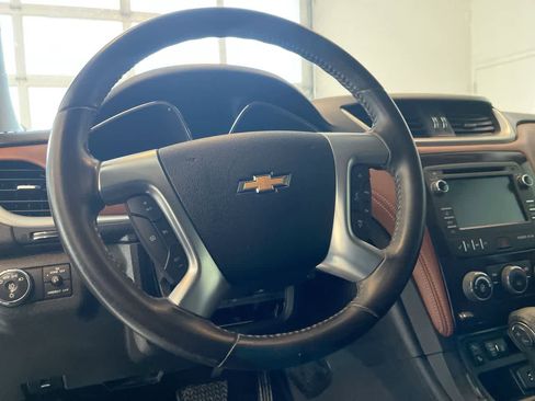 Used 2015 Chevrolet Traverse LT w/ Style and Technology Package image 14