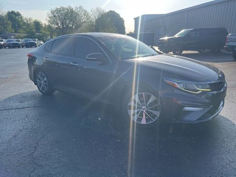 Used 2019 Kia Optima S FWD image 2