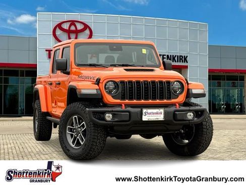 Used 2025 Jeep Gladiator Mojave AWD/4WD image 1