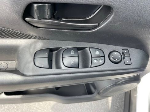 New 2025 Nissan Kicks Play S image 11