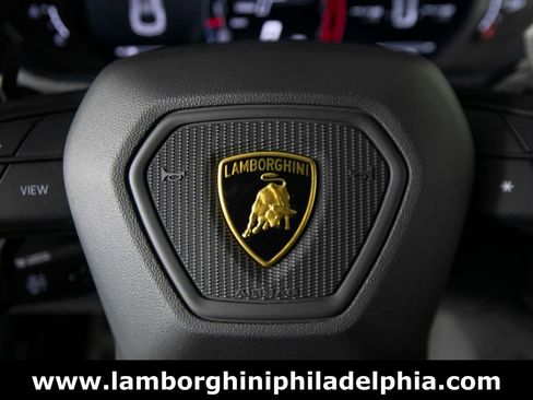 Used 2023 Lamborghini Urus Performante AWD/4WD image 22