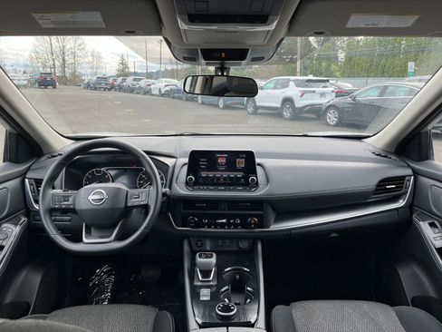 Used 2025 Nissan Rogue SV image 36