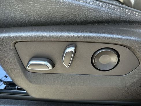 Certified 2022 GMC Yukon Denali image 19