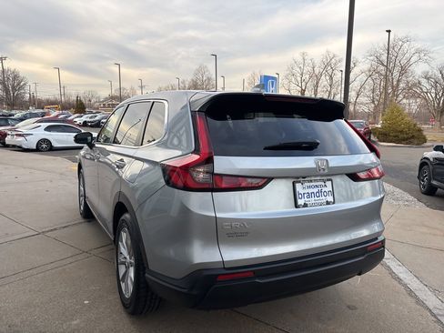 Used 2023 Honda CR-V EX image 4