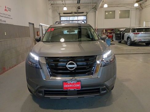New 2025 Nissan Pathfinder SV image 7