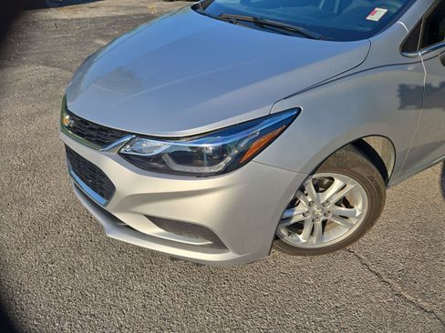 Used 2017 Chevrolet Cruze LT image 5