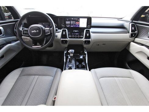 Used 2023 Kia Sorento SX FWD image 10