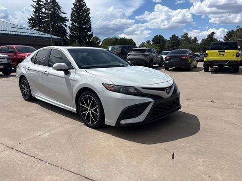 Used 2022 Toyota Camry SE w/ Cold Weather Package AWD/4WD image 1