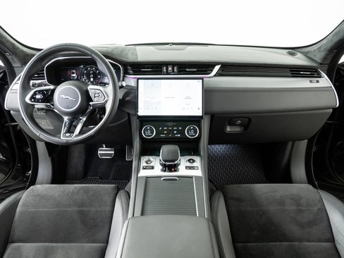 Used 2025 Jaguar F-PACE SVR AWD/4WD image 18