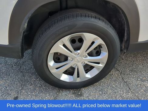 Used 2025 Chevrolet Trax LS FWD image 14