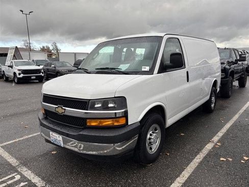 Used 2018 Chevrolet Express 2500 w/ Driver Convenience Package image 1