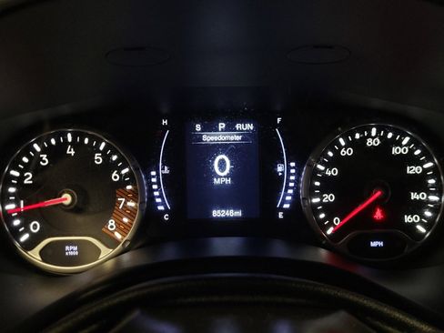 Used 2020 Jeep Renegade Altitude FWD image 23
