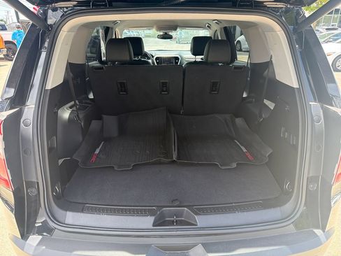 Used 2021 GMC Acadia SLT FWD image 9