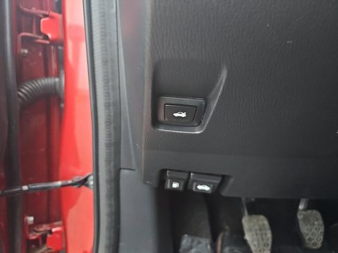 Used 2019 Toyota Yaris LE image 12