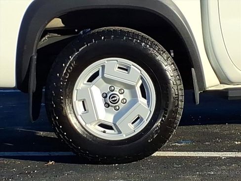 Certified 2024 Nissan Frontier SV w/ Hardbody Edition image 3