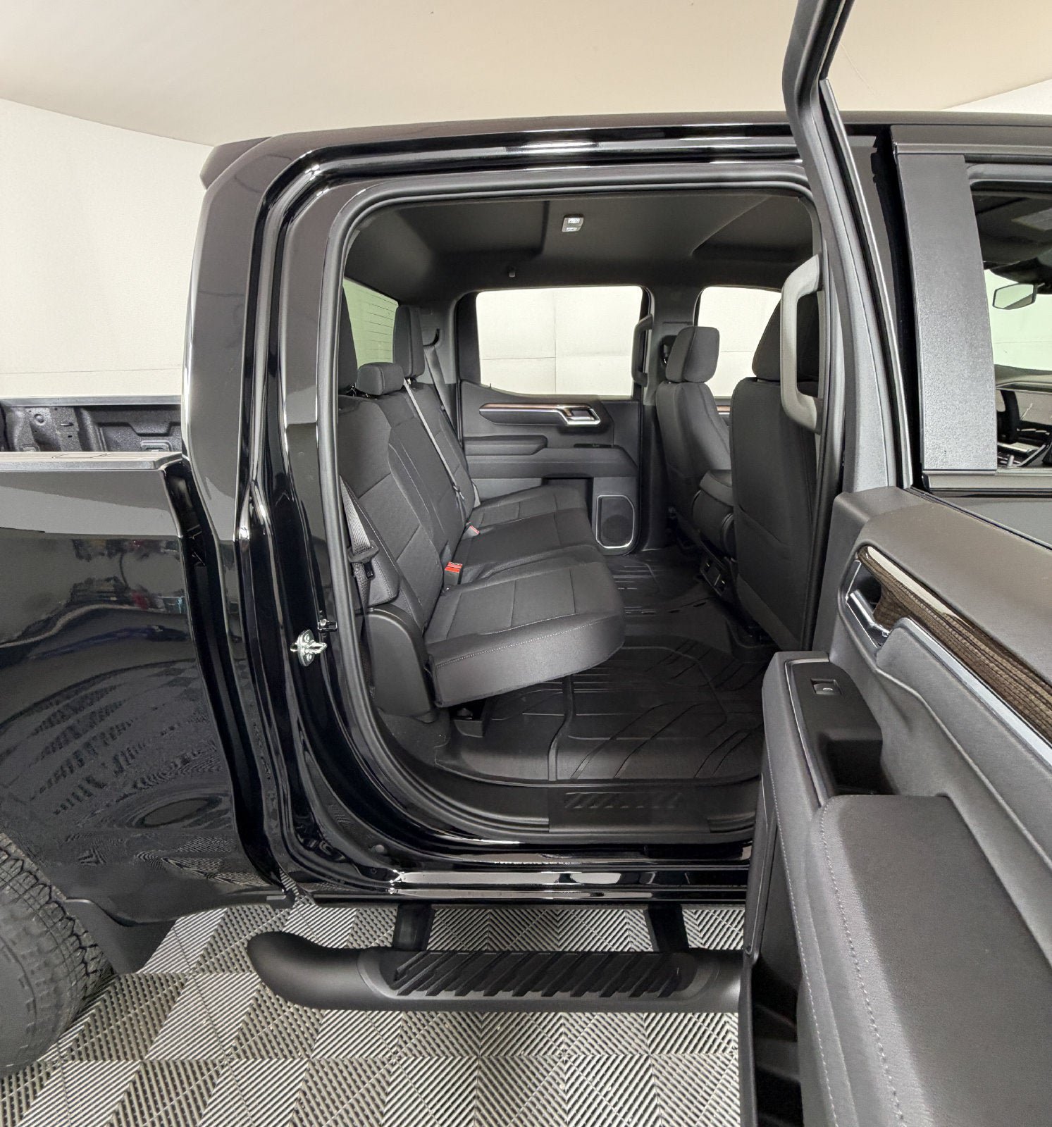 New 2026 Chevrolet Silverado 1500 RST w/ RST Select Package AWD/4WD image 5