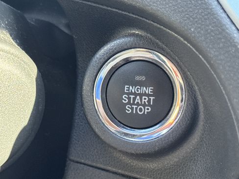 Used 2020 Subaru Crosstrek 2.0i Premium w/ Moonroof Package 1 image 18