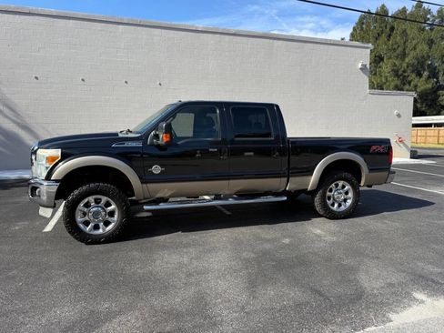 Used 2013 Ford F250 Lariat w/ Lariat Interior Pkg image 11
