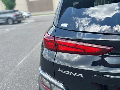 Used 2023 Hyundai Kona SEL AWD/4WD image 25