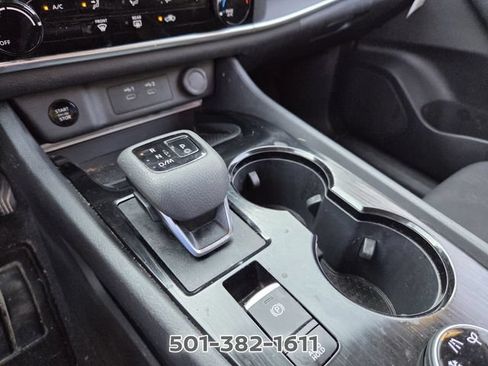 Used 2025 Nissan Rogue S AWD/4WD image 22