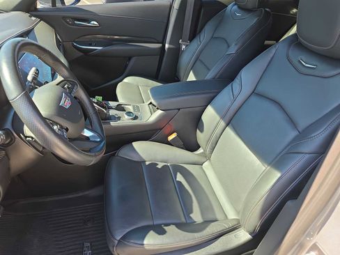 Used 2023 Cadillac XT4 Sport image 18